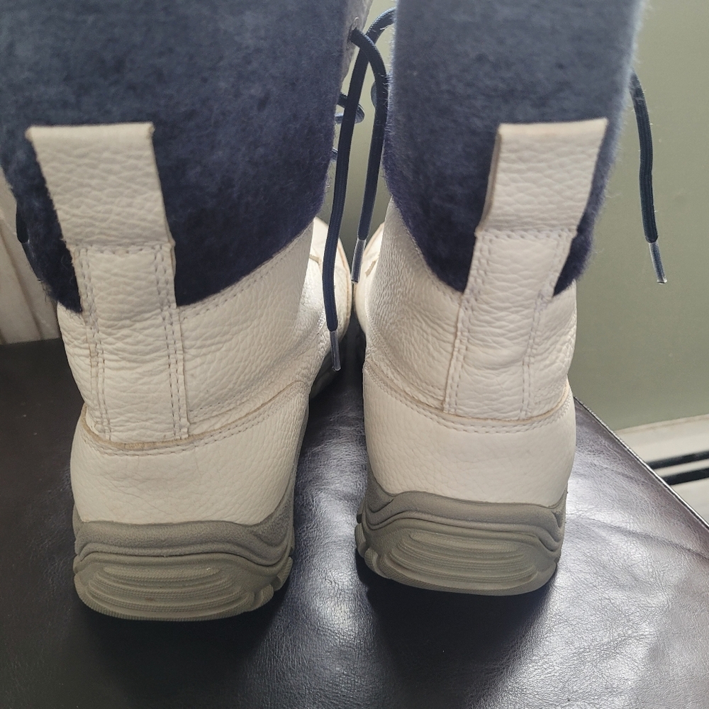 UGG Women's White and Navy Waterproof Winter Boots - Picture 6 of 14